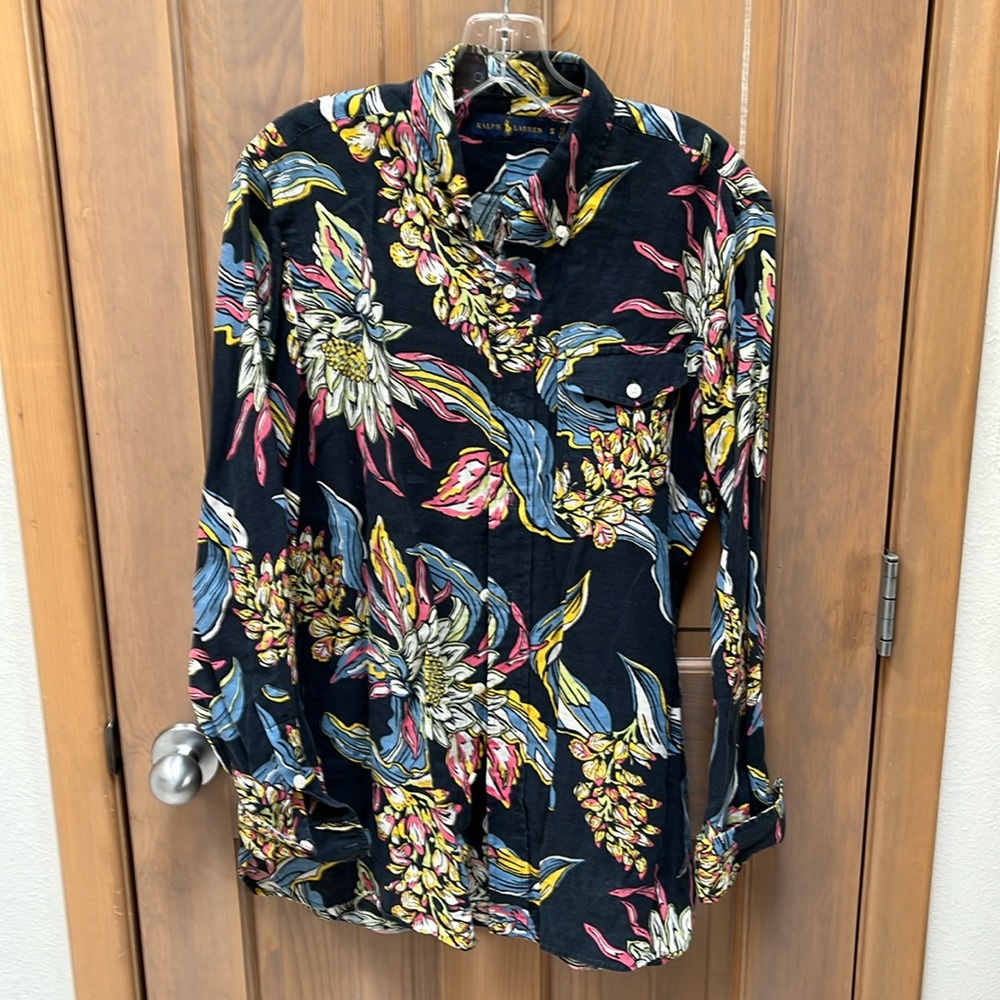 Perfect shirt for beach wedding